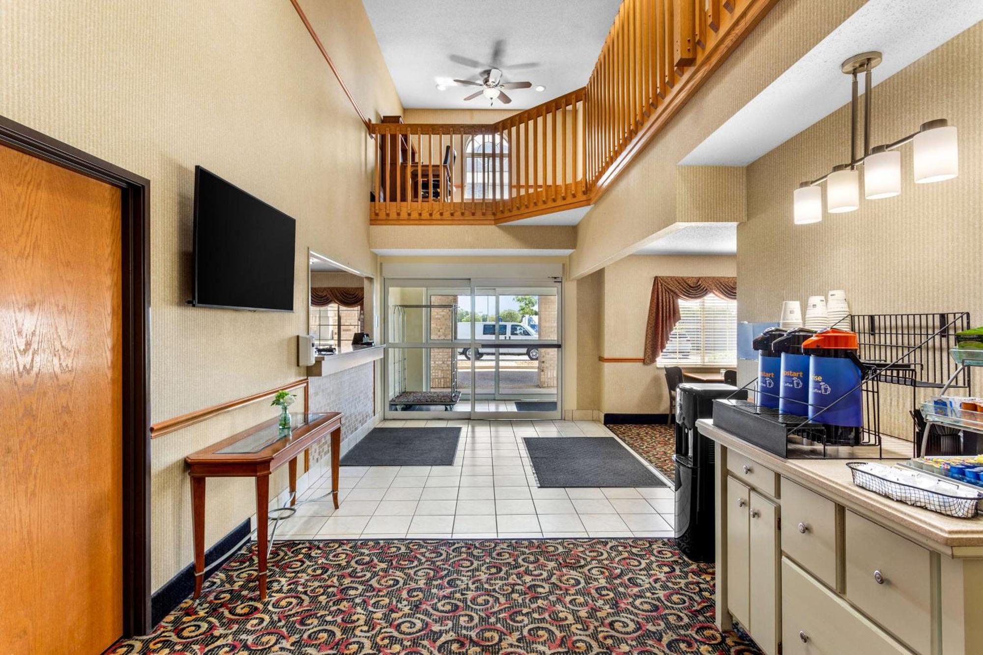 Best Western Oglesby Inn Exterior photo